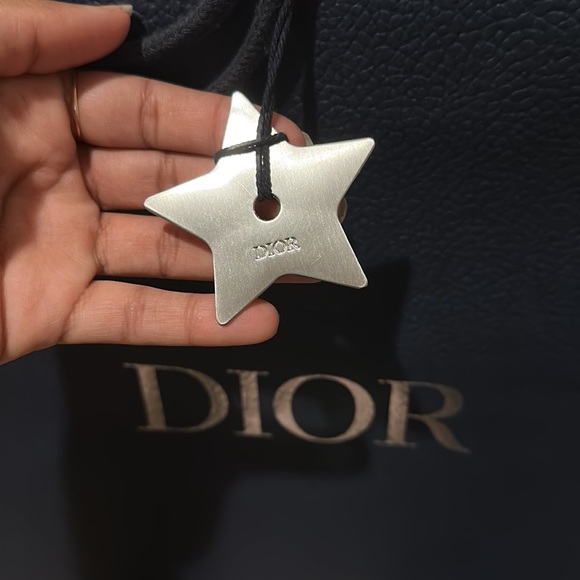 Dior empty shopping bag with ribbon and metal star - Picture 7 of 7
